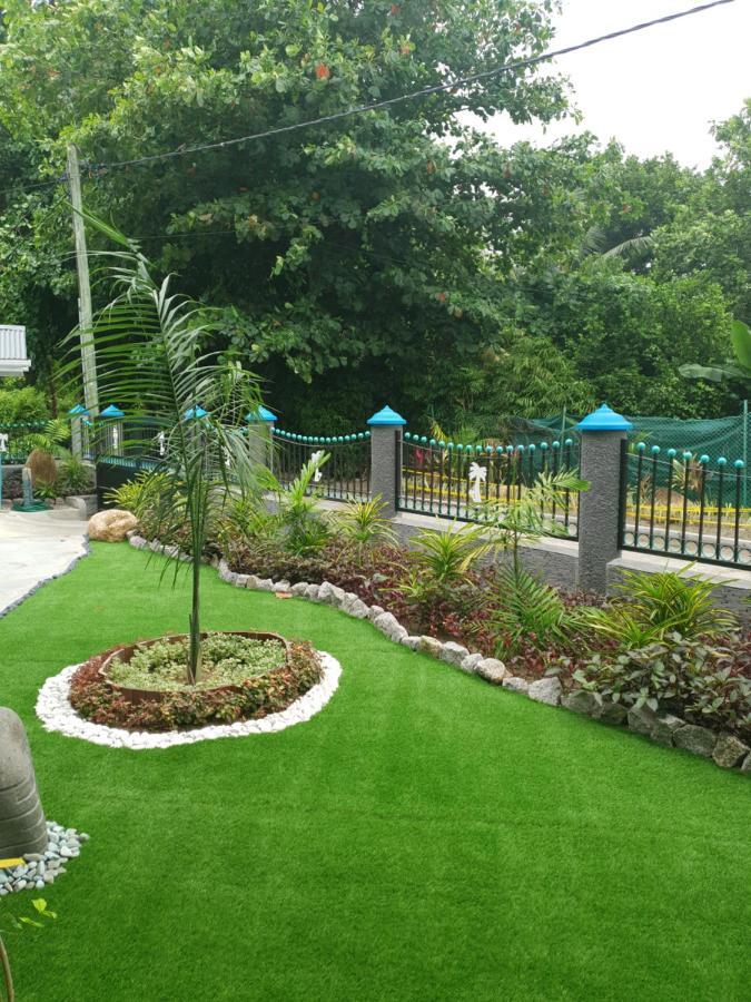 Bord Mer City Apartments La Digue Exterior photo